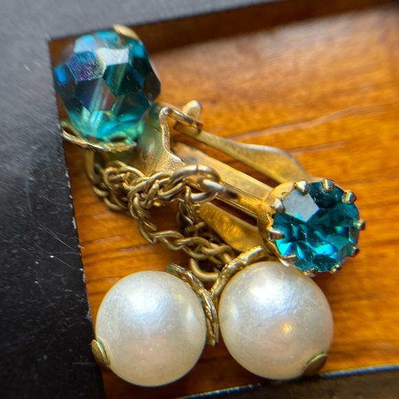 Vintage Clip On Dangling Earrings - Picture 7 of 7